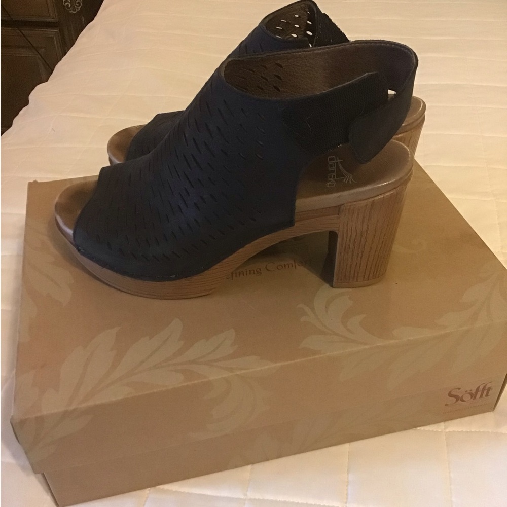 Like new dansko shoes